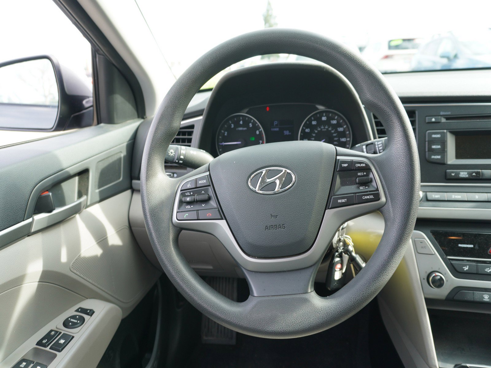 Used 2018 Hyundai Elantra SE image 13