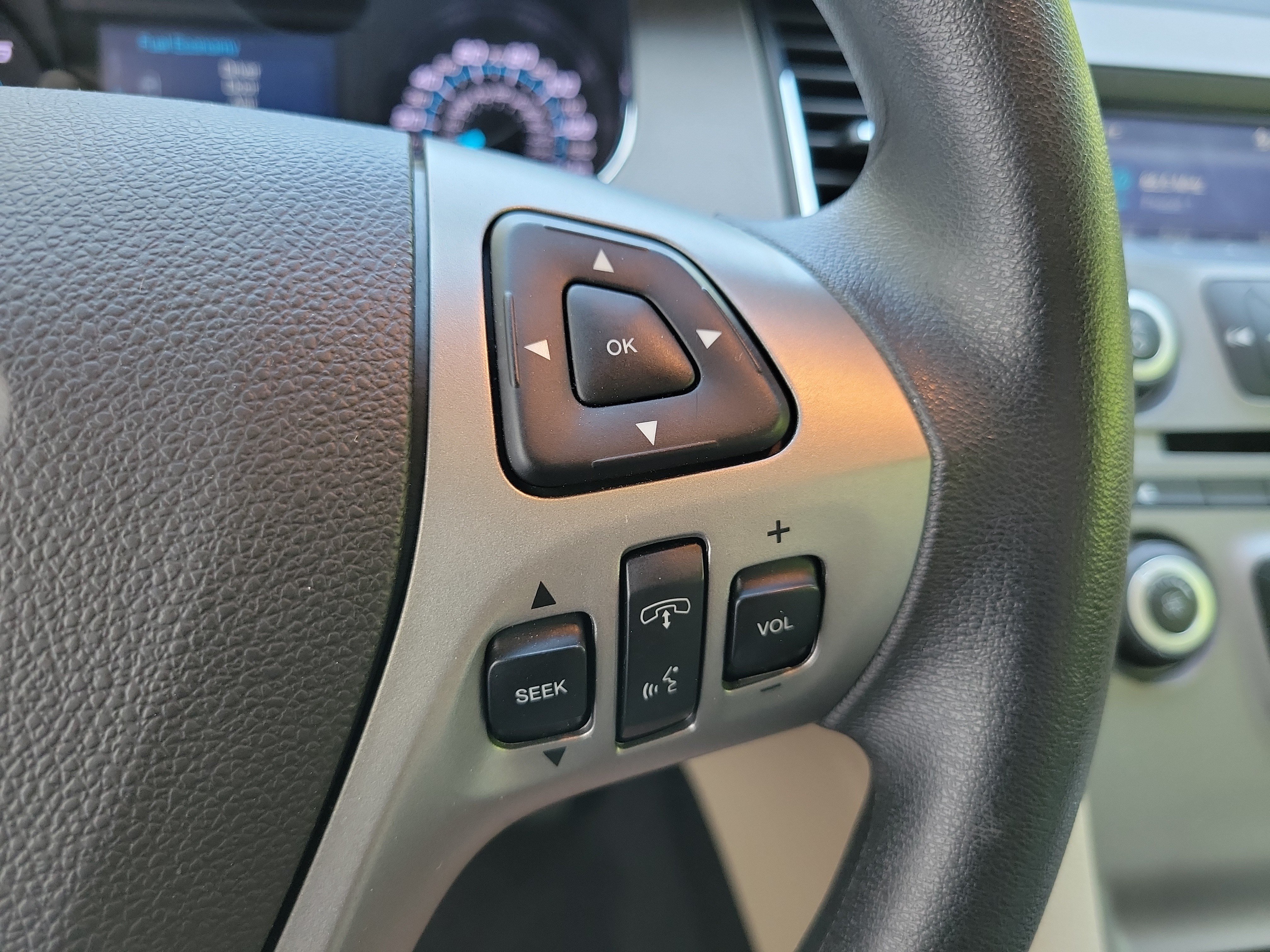 Used 2018 Ford Taurus SE FWD image 22