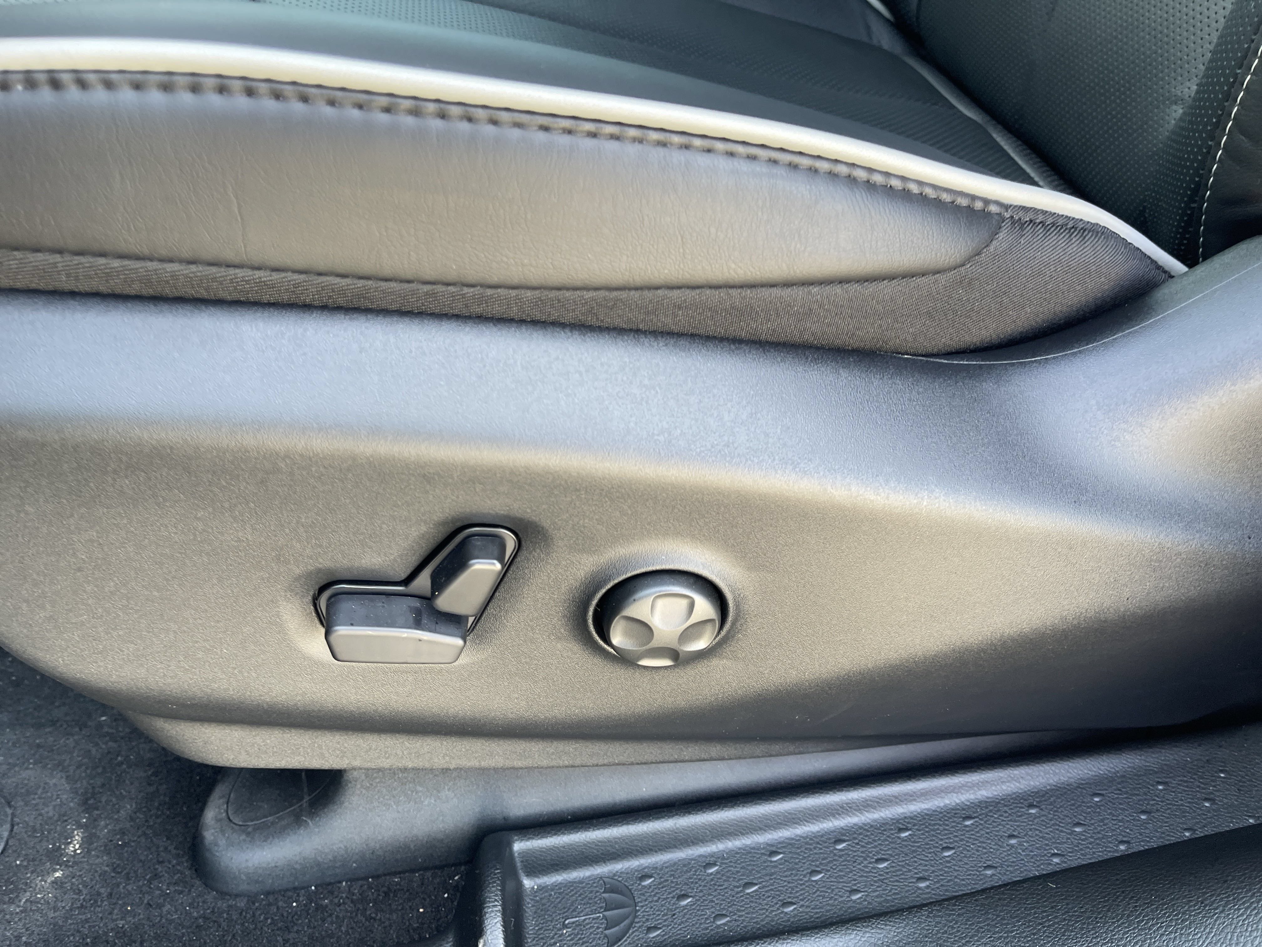 New 2025 Chrysler Pacifica Limited FWD image 34