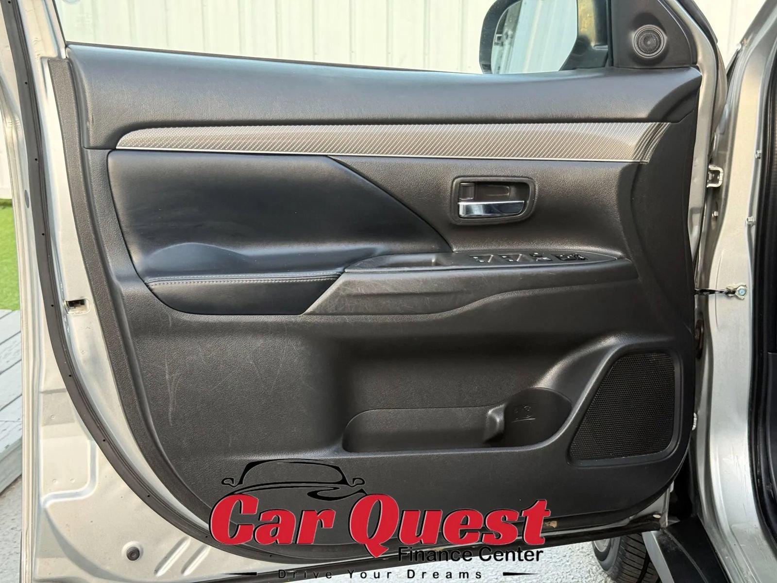 Used 2019 Mitsubishi Outlander SEL AWD/4WD image 11