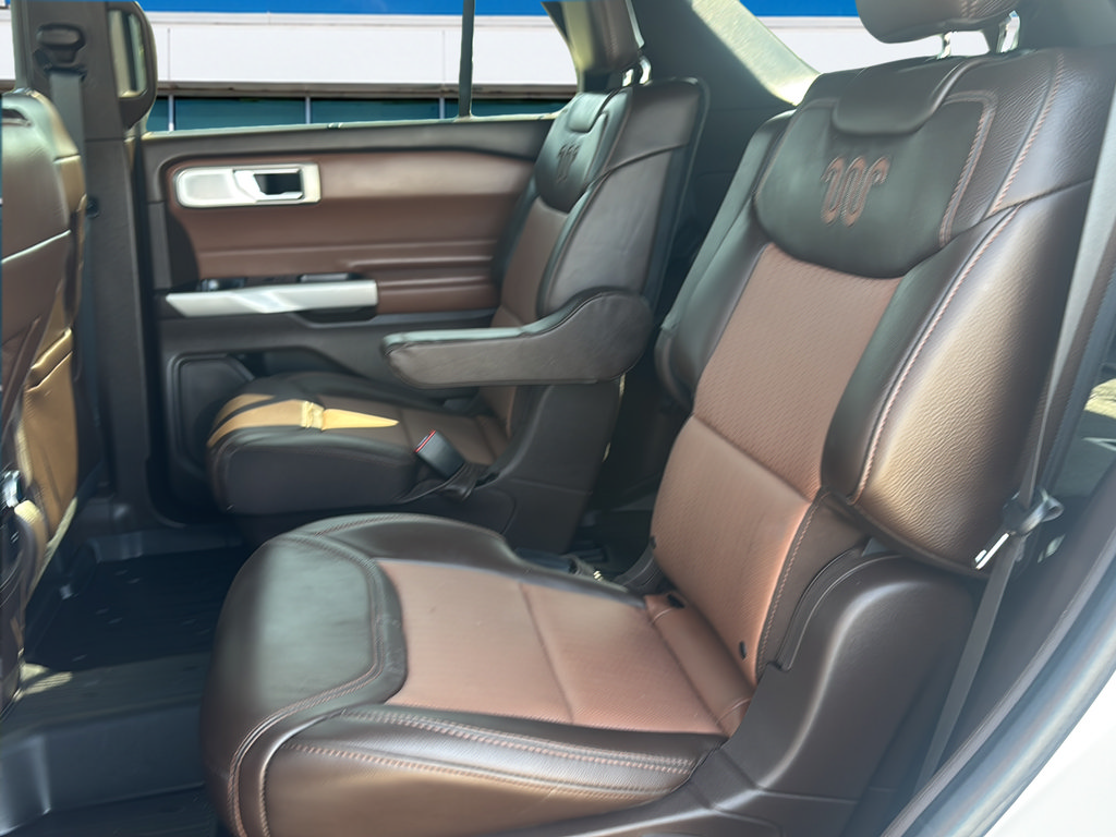Used 2024 Ford Explorer King Ranch w/ Technology Package AWD/4WD image 14