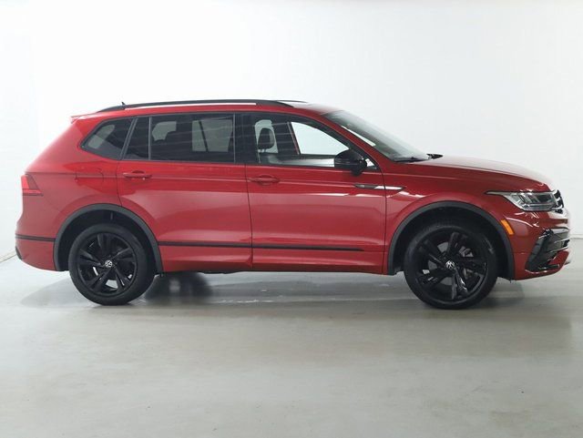 Used 2024 Volkswagen Tiguan SE R-Line image 11