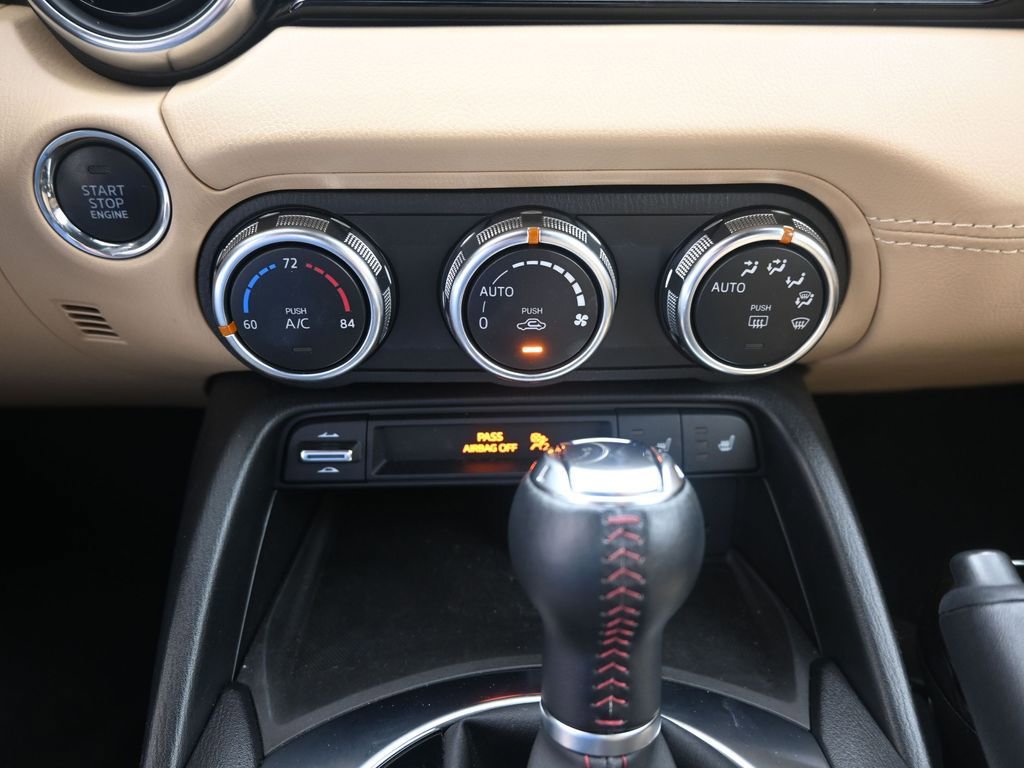 Used 2019 MAZDA MX-5 Miata RF Grand Touring RWD image 12