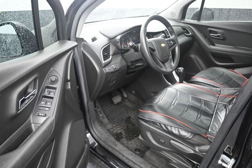 Used 2020 Chevrolet Trax LS FWD image 10