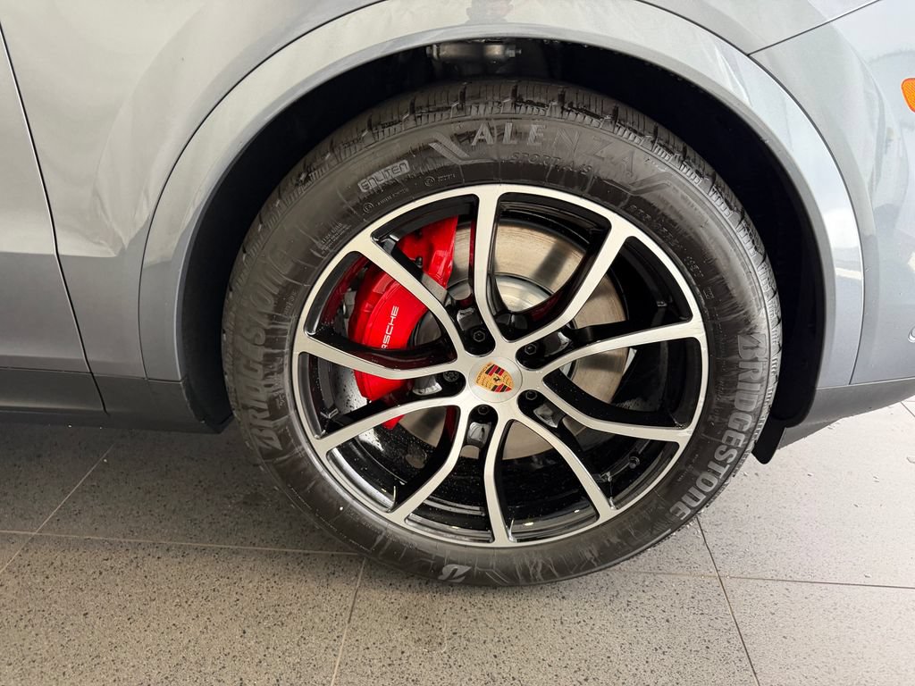 New 2026 Porsche Cayenne S AWD/4WD image 8
