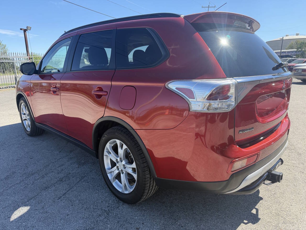 Used 2015 Mitsubishi Outlander SE FWD image 6