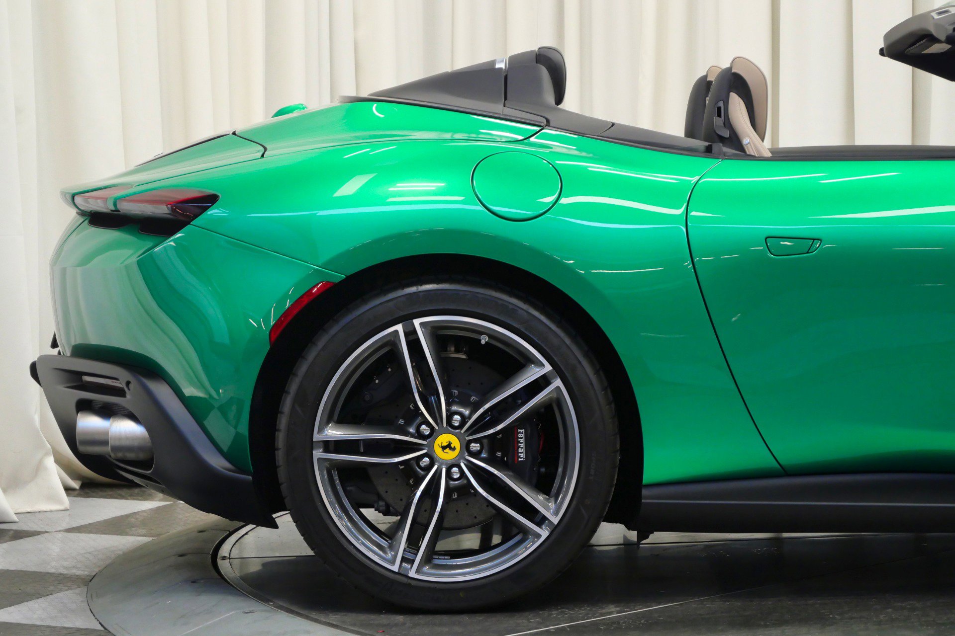 Used 2024 Ferrari Roma Spider image 32