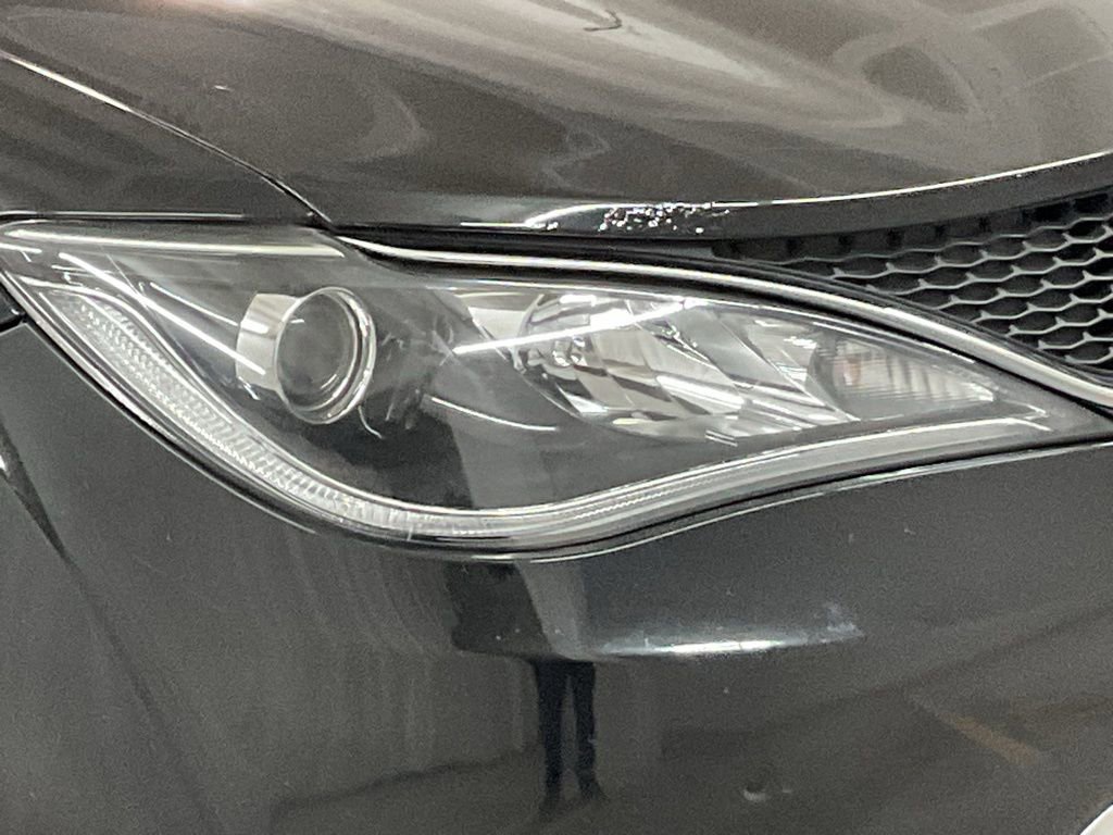 Used 2018 Chrysler Pacifica Limited w/ Tire & Wheel Group image 31