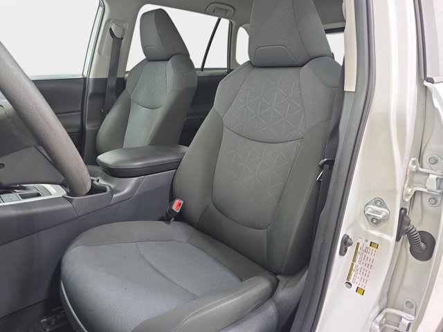 Certified 2025 Toyota RAV4 XLE AWD/4WD image 31