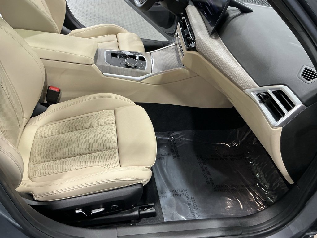 Used 2025 BMW 330i Sedan w/ Convenience Package image 23