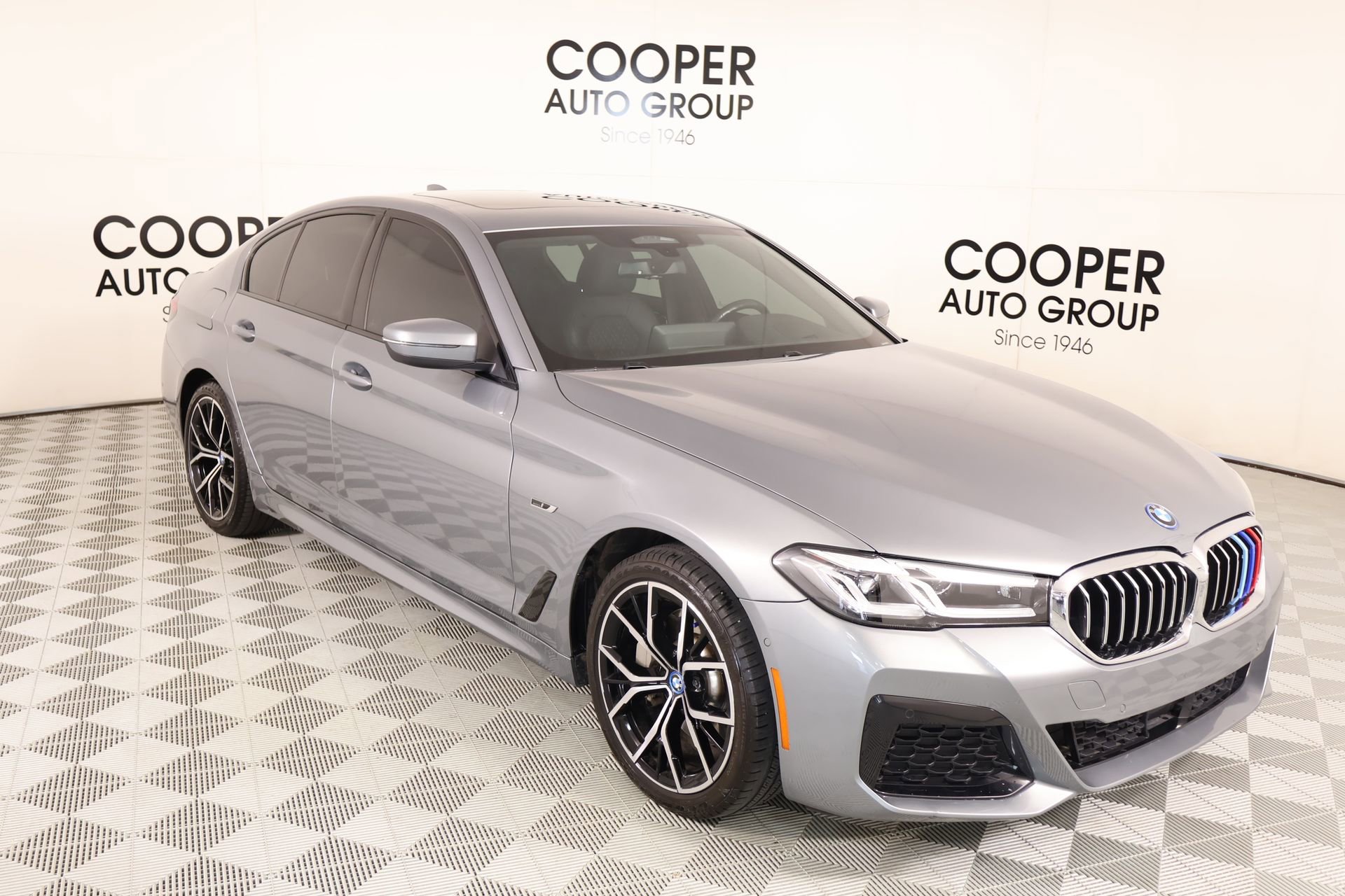 Used 2023 BMW 530e xDrive w/ Premium Package