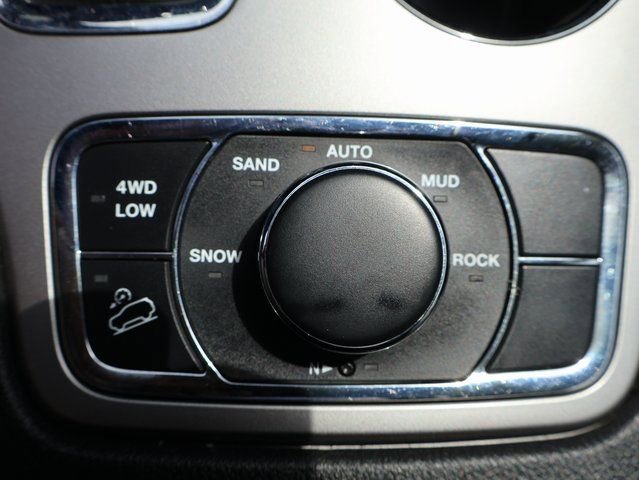 Used 2020 Jeep Grand Cherokee Limited image 35