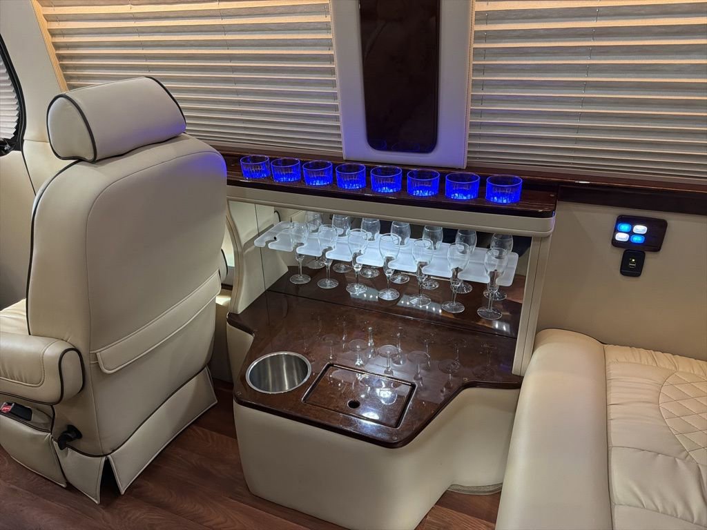 Used 2017 Mercedes-Benz Sprinter 3500 image 36