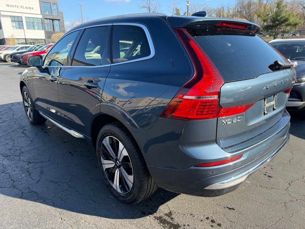 Used 2023 Volvo XC60 T8 Plus image 2