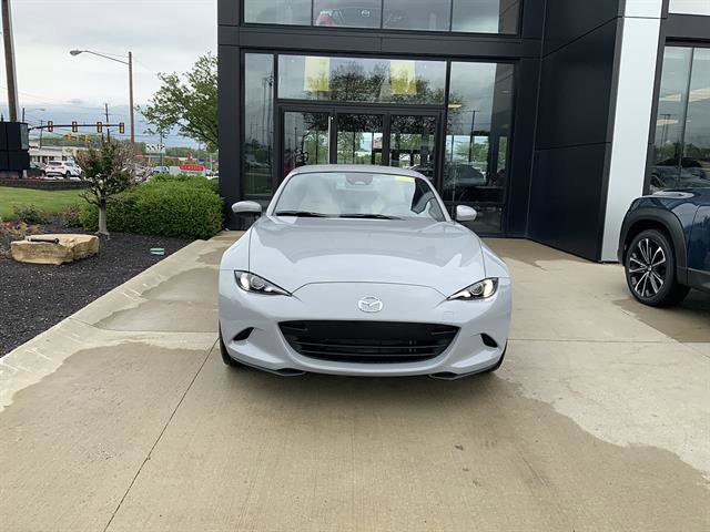 New 2026 MAZDA MX-5 Miata RF Grand Touring RWD image 2