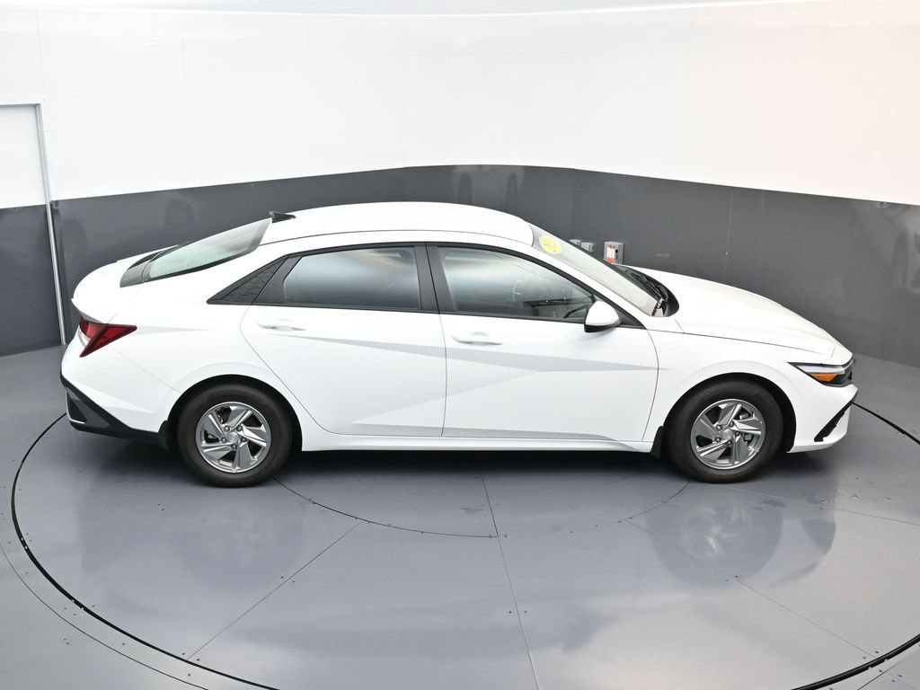 Certified 2026 Hyundai Elantra SE FWD image 15