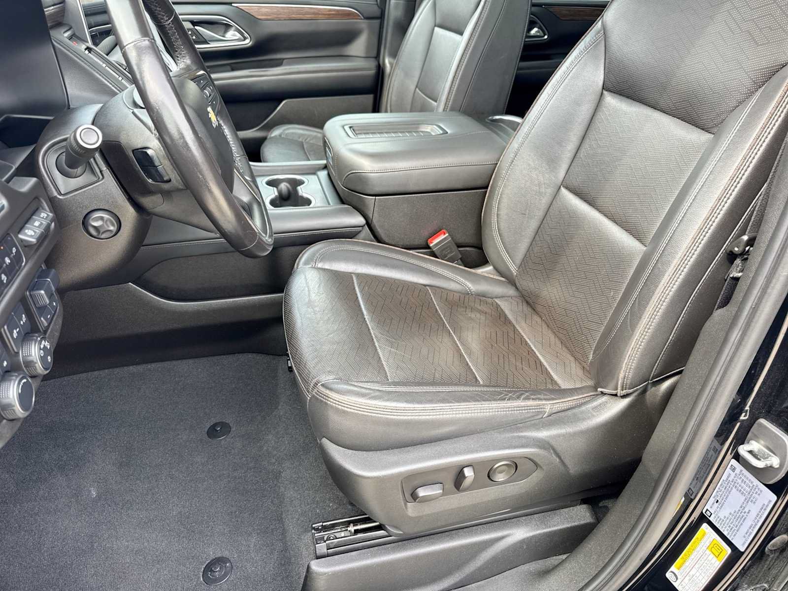 Used 2021 Chevrolet Suburban High Country w/ Premium Package AWD/4WD image 15