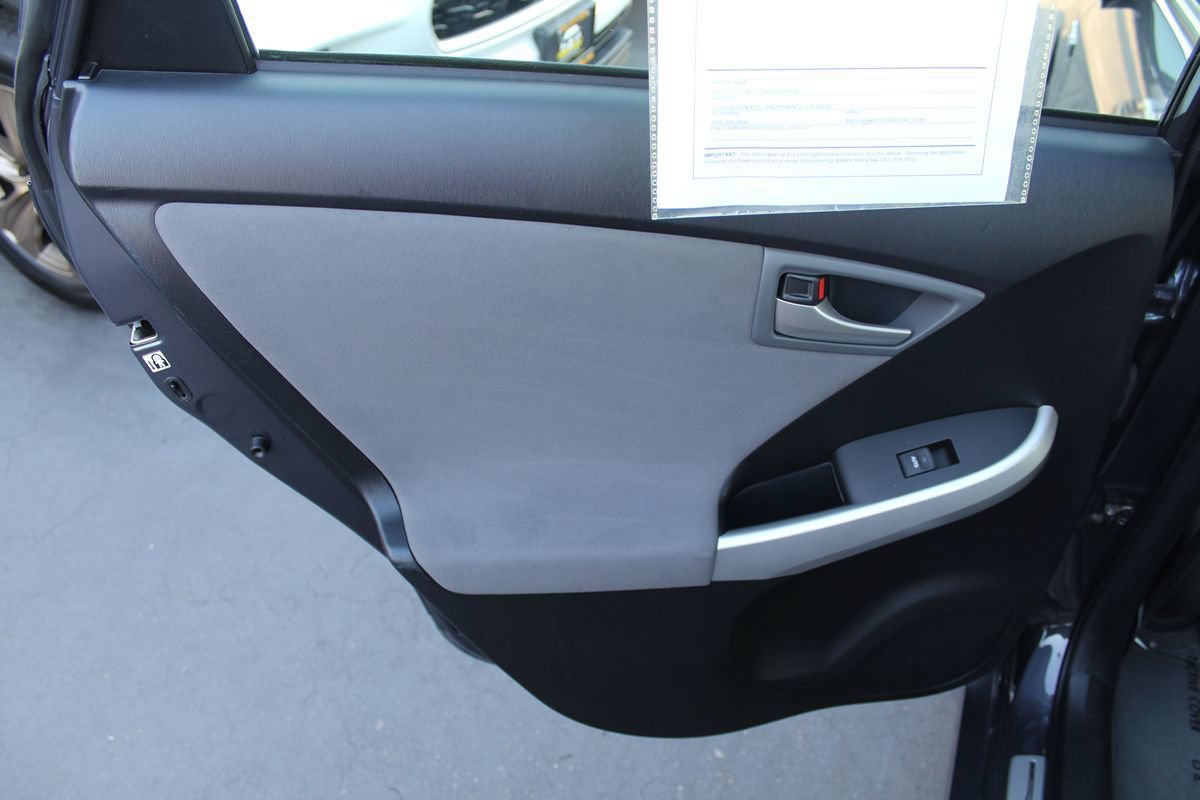 Used 2015 Toyota Prius Prime Plug-In Hybrid FWD image 23