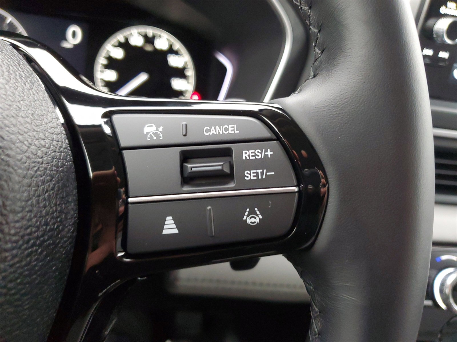 Used 2025 Honda Pilot EX-L image 24