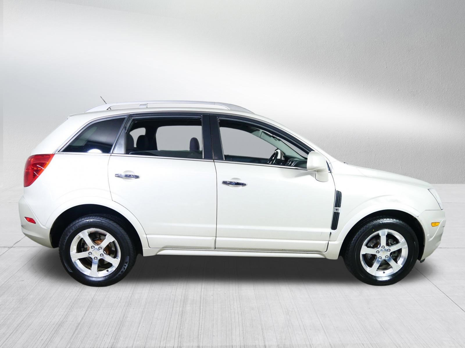 Used 2014 Chevrolet Captiva Sport LT FWD image 8