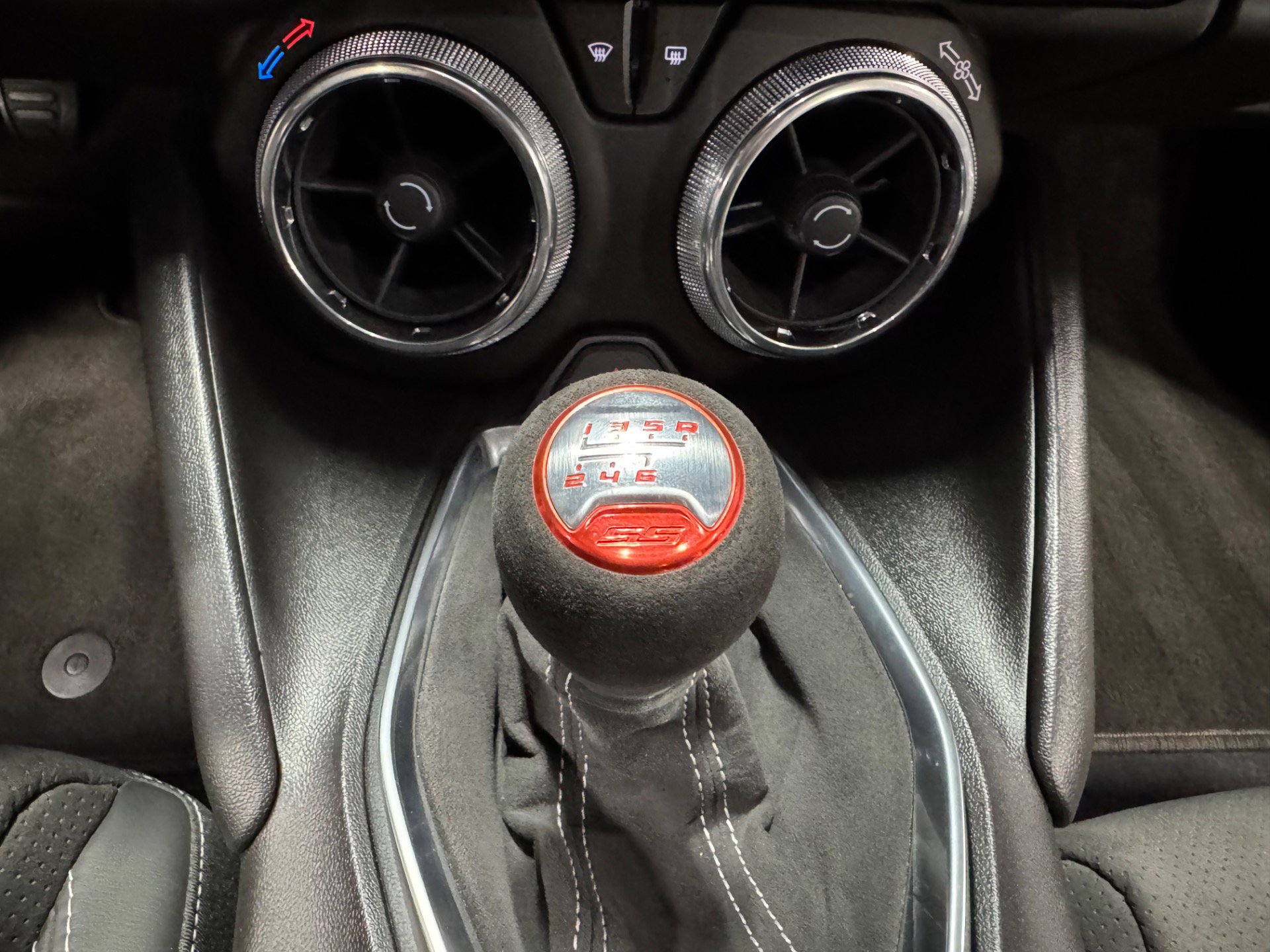 Used 2018 Chevrolet Camaro SS image 15