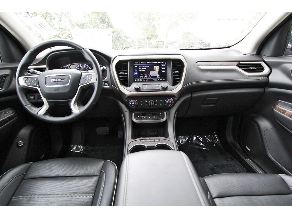 Used 2023 GMC Acadia Denali w/ Denali Ultimate Package FWD image 9