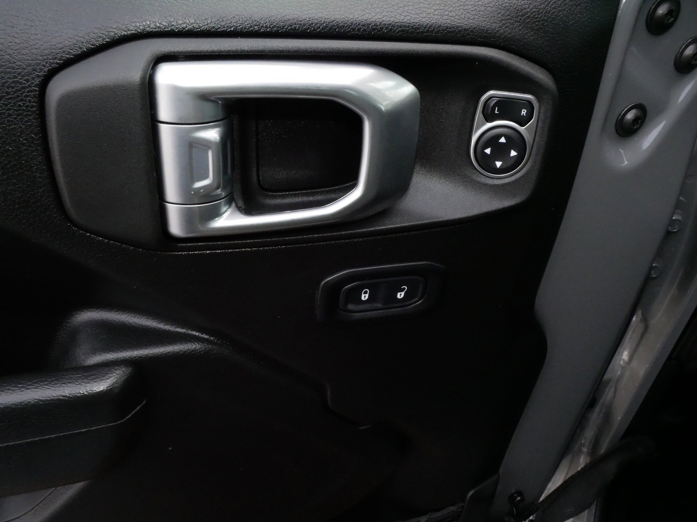 Used 2022 Jeep Wrangler Unlimited Sport image 19