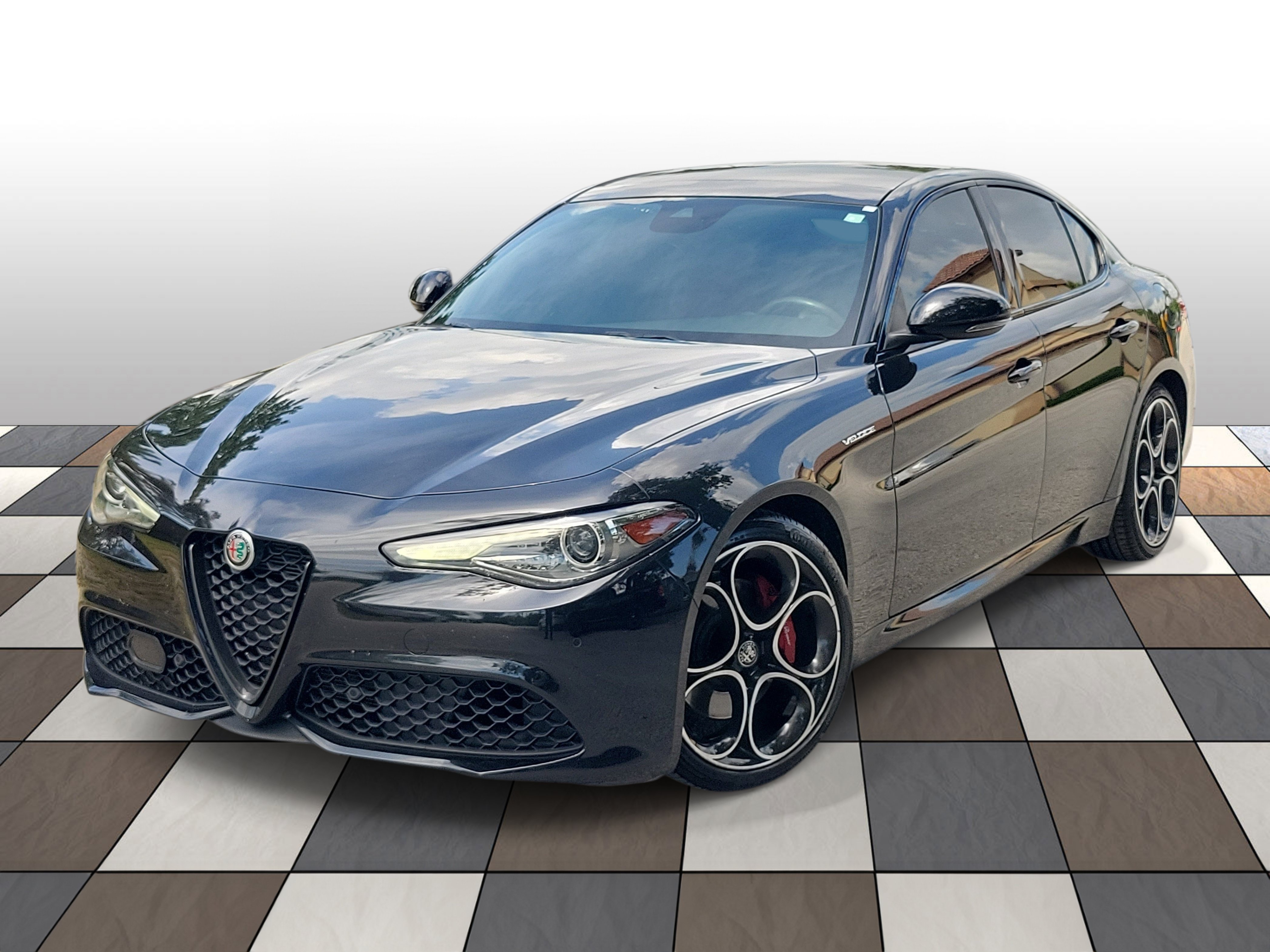 Used 2023 Alfa Romeo Giulia Veloce RWD image 1
