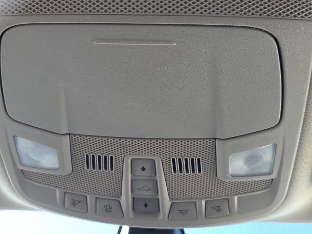 Used 2020 Ford Fusion SE image 27