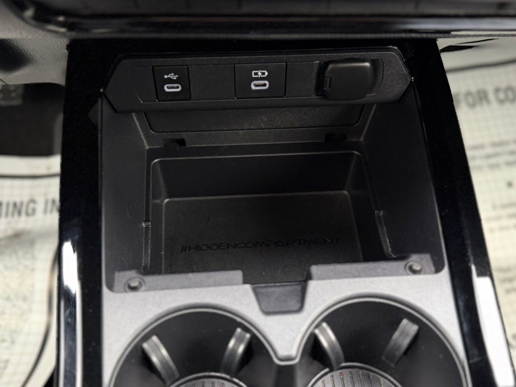 Used 2024 Toyota Prius LE image 16