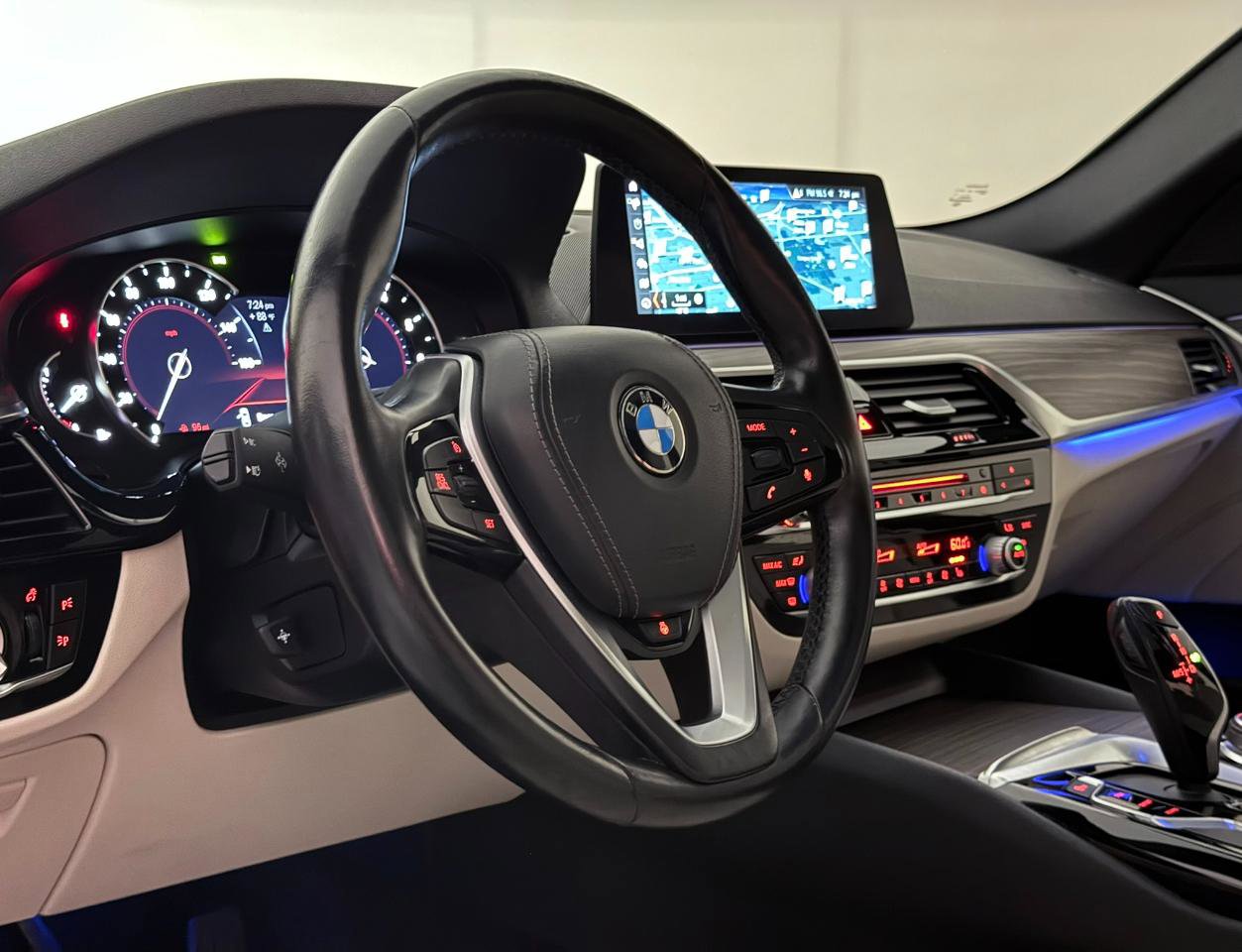 Used 2017 BMW 540i xDrive AWD/4WD image 19