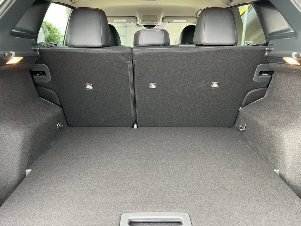 Certified 2025 Nissan Kicks SR image 11