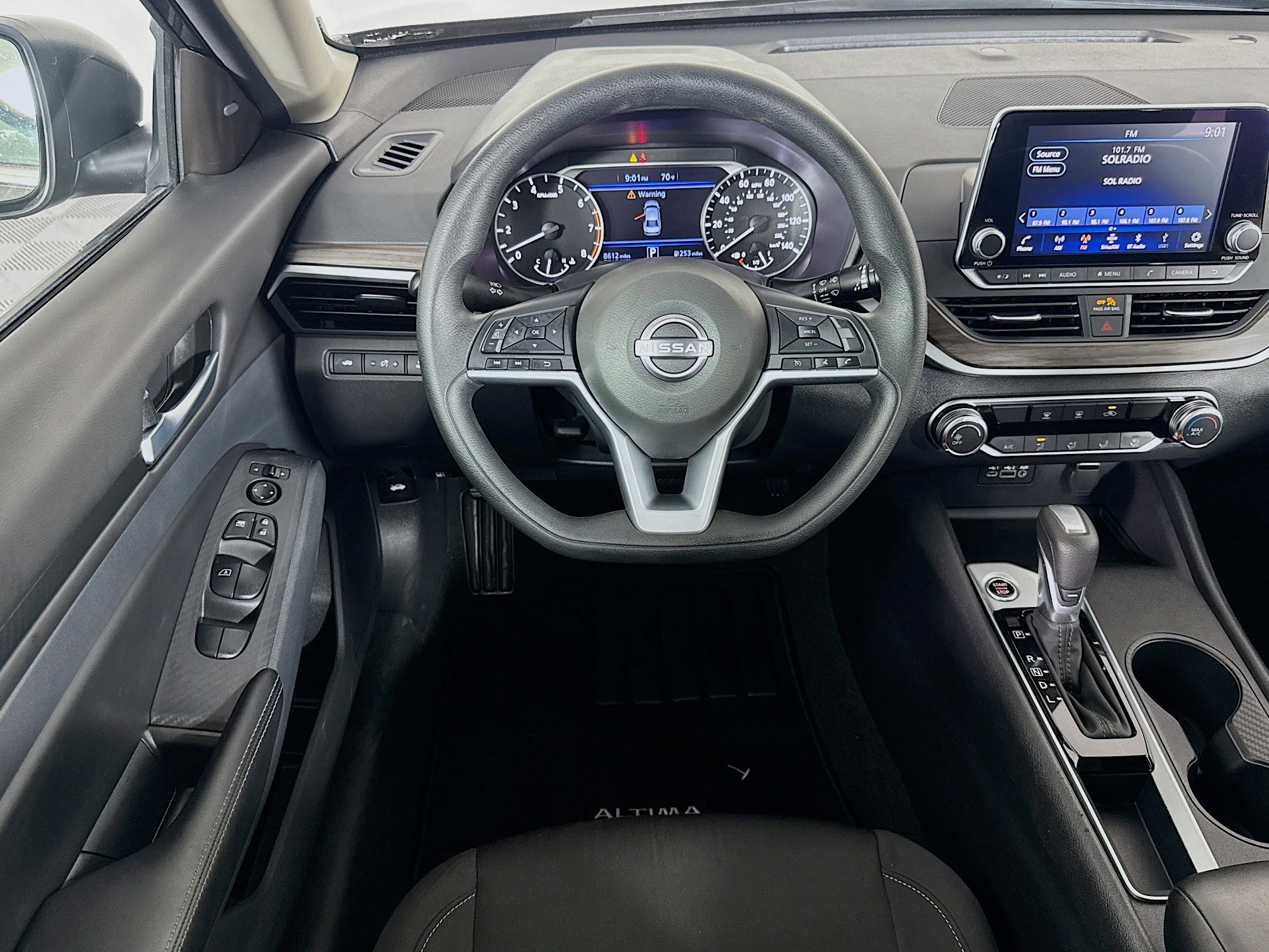 Used 2025 Nissan Altima 2.5 SV image 16