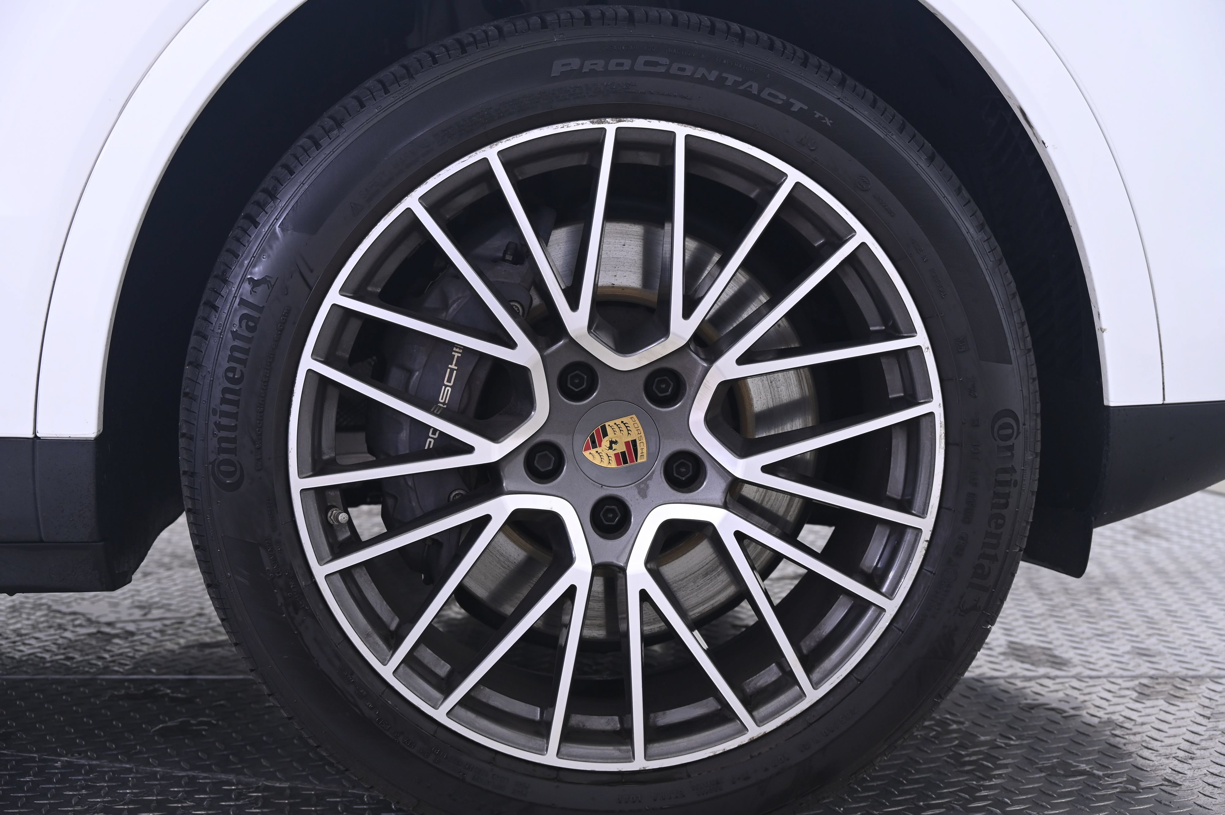 Certified 2023 Porsche Cayenne AWD/4WD image 14