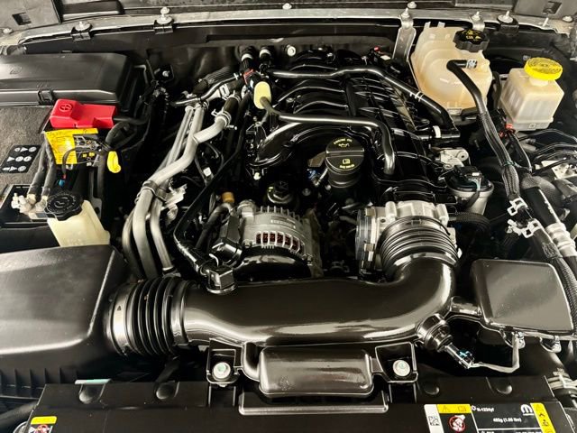 Used 2022 Jeep Gladiator Willys AWD/4WD image 35