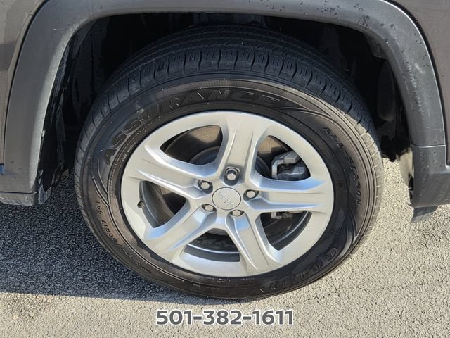 Used 2024 Jeep Compass Latitude AWD/4WD image 18