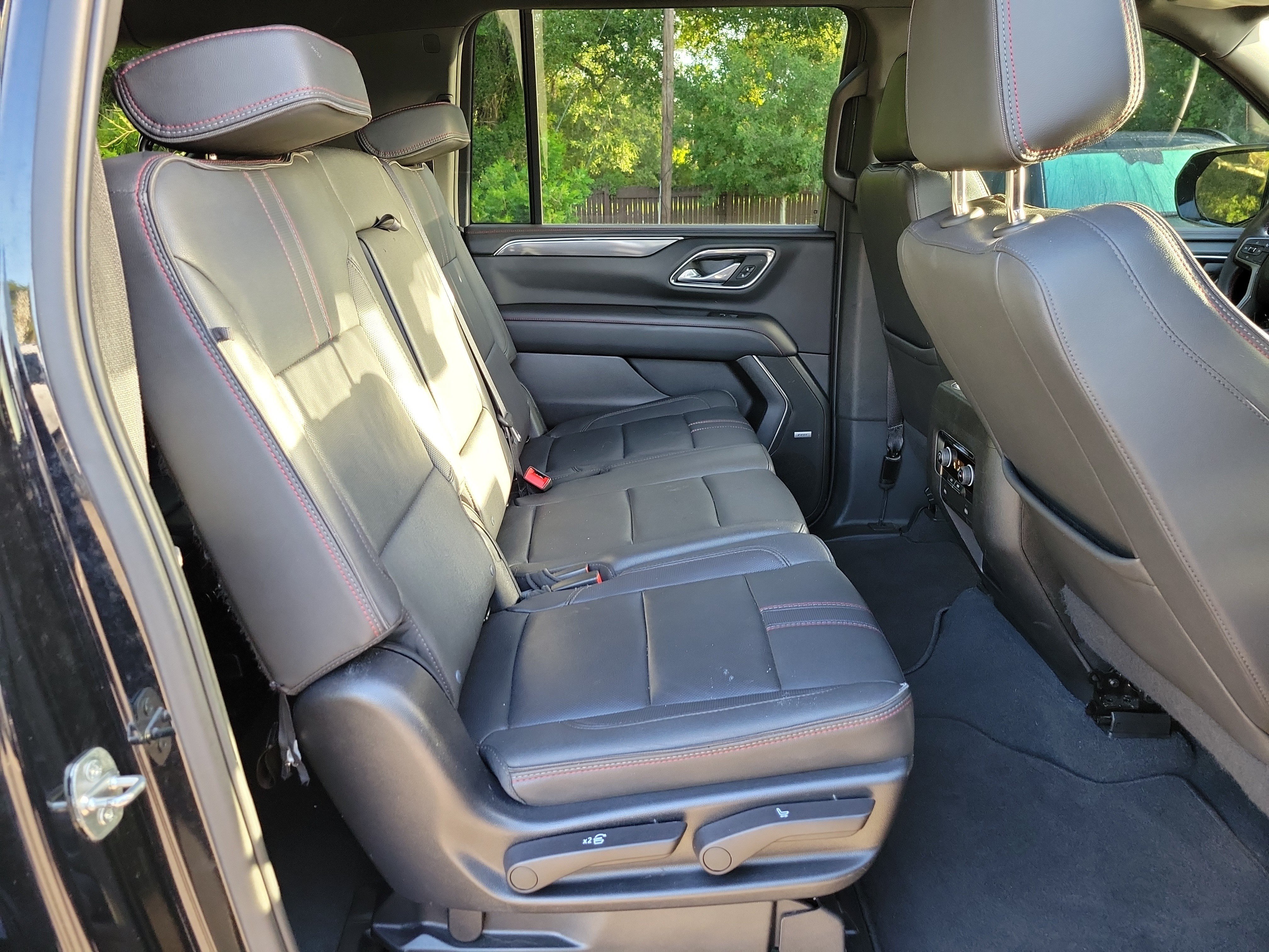 Used 2023 Chevrolet Suburban RST RWD image 11