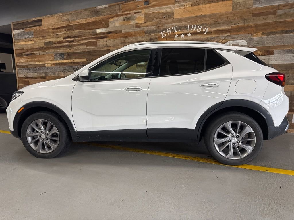 Used 2021 Buick Encore GX Essence w/ Experience Buick Package image 8