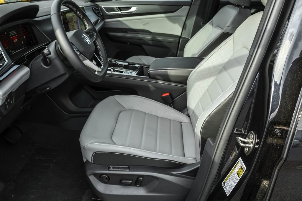 New 2025 Volkswagen Atlas Cross Sport SEL image 23