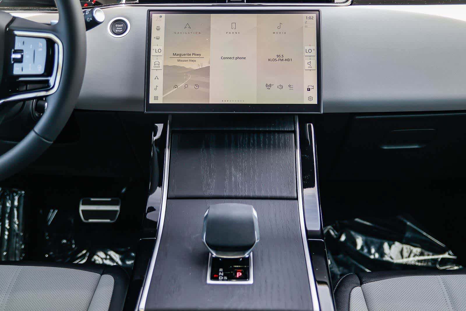 New 2026 Land Rover Range Rover Evoque Dynamic SE AWD/4WD image 13