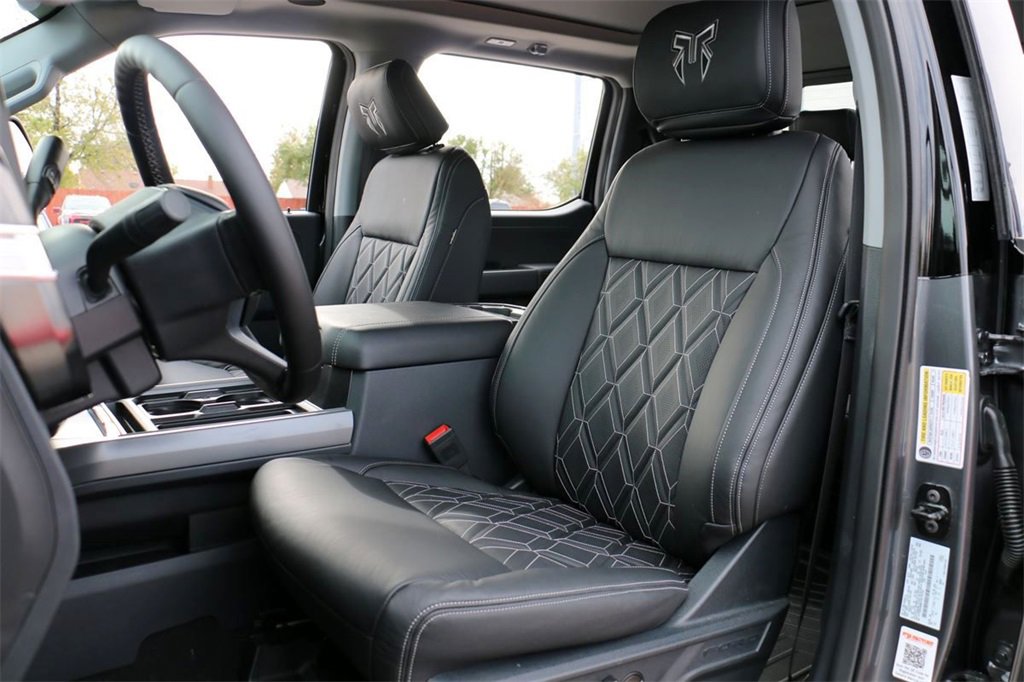 New 2026 Ford F250 Lariat w/ Black Appearance Package image 25