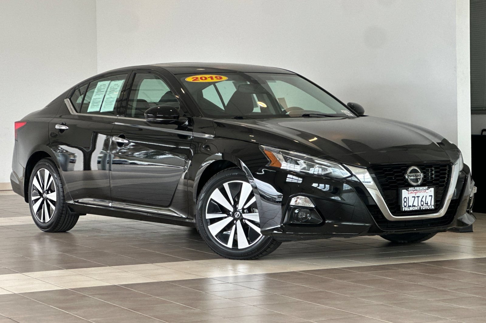 Used 2019 Nissan Altima 2.5 SV FWD image 2