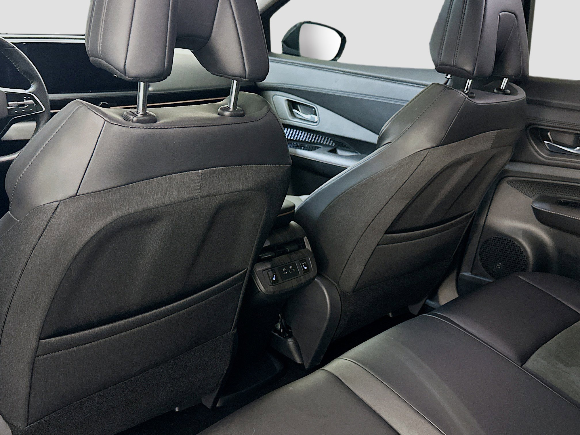 Used 2023 Nissan Ariya AWD image 29