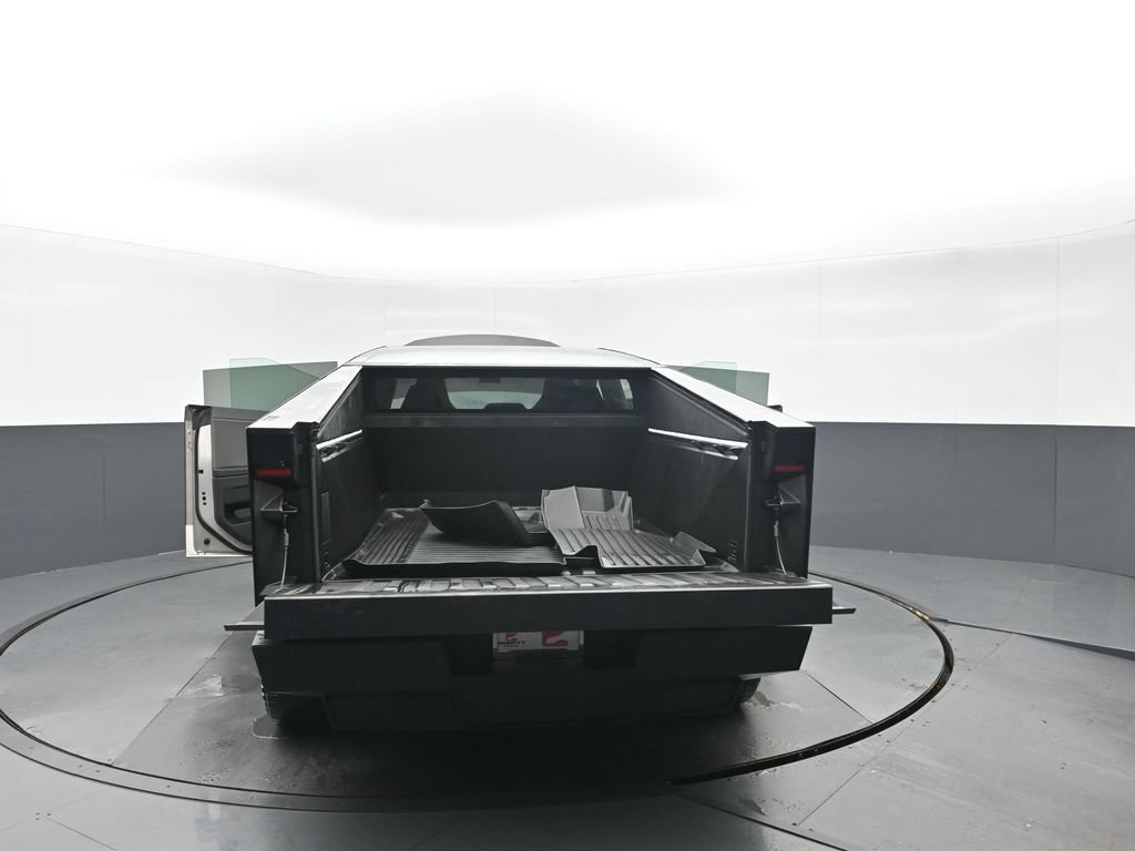 Used 2024 Tesla Cybertruck AWD Crew Cab image 42