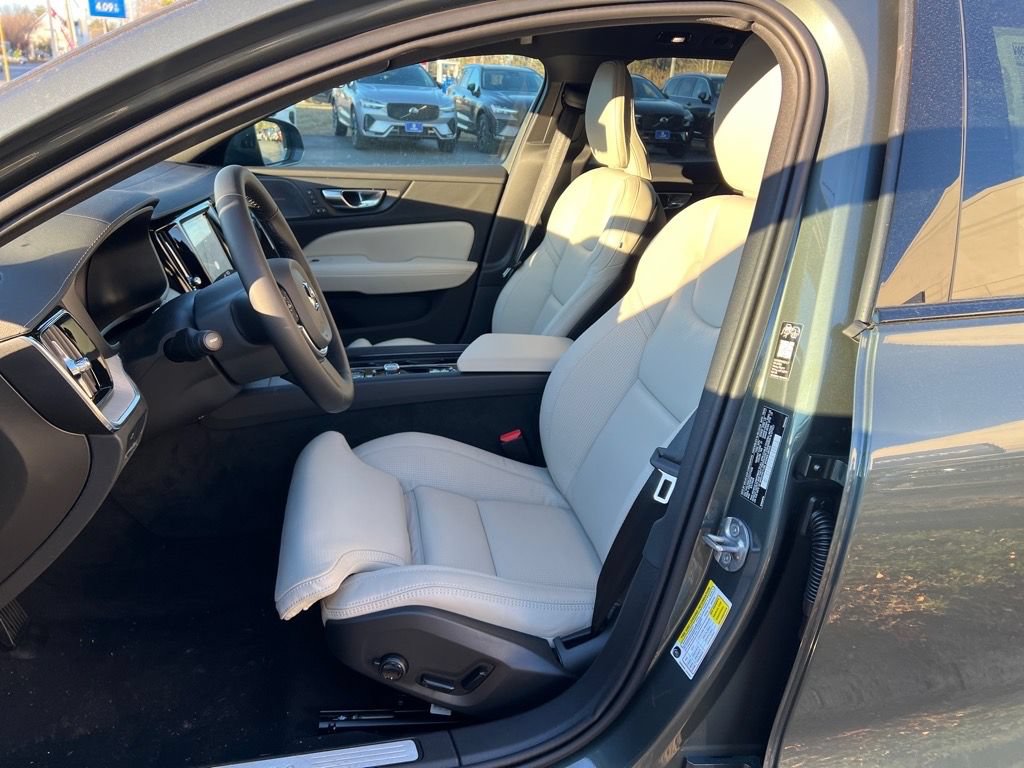 New 2026 Volvo V60 B5 Cross Country Ultra w/ Protection Package Premier AWD/4WD image 12