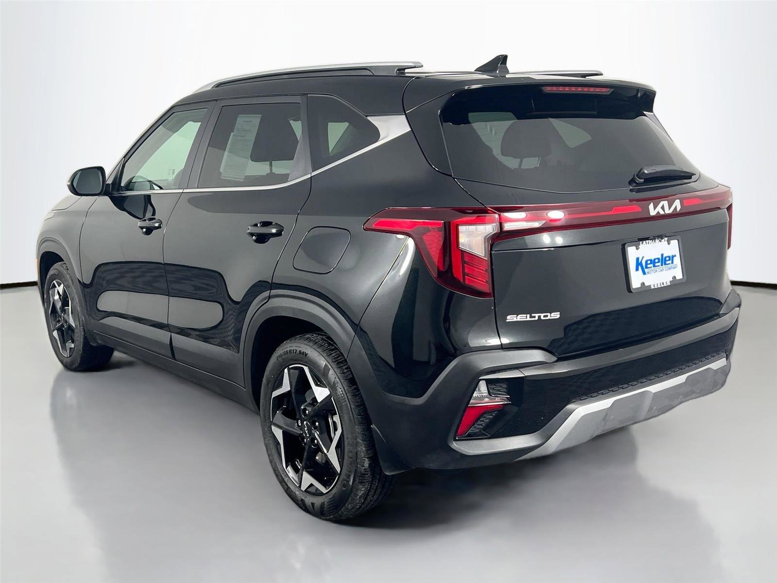 Used 2024 Kia Seltos EX image 4