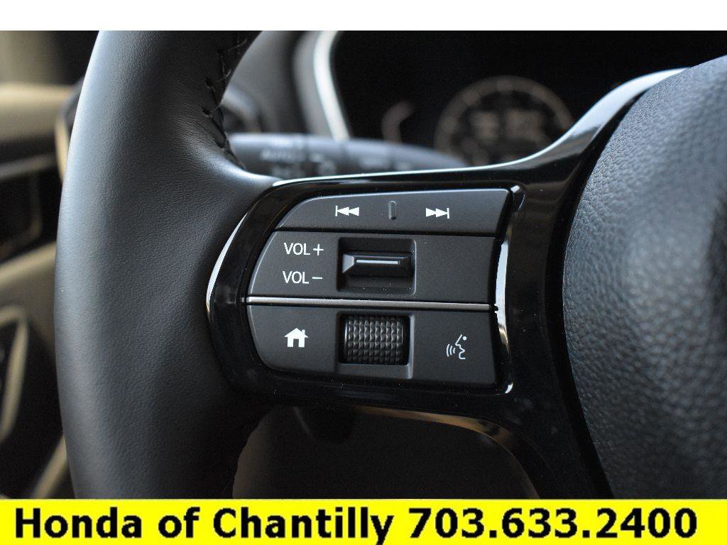 Used 2025 Honda Pilot Touring image 12