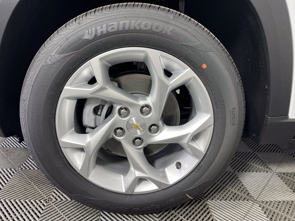 New 2026 Chevrolet Trax LS w/ LS Convenience Package FWD image 14