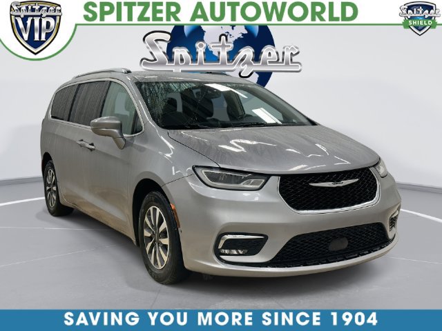 Used 2021 Chrysler Pacifica Touring-L FWD image 1