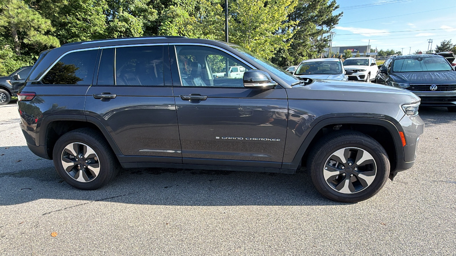 Used 2024 Jeep Grand Cherokee Limited 4xe AWD/4WD image 7